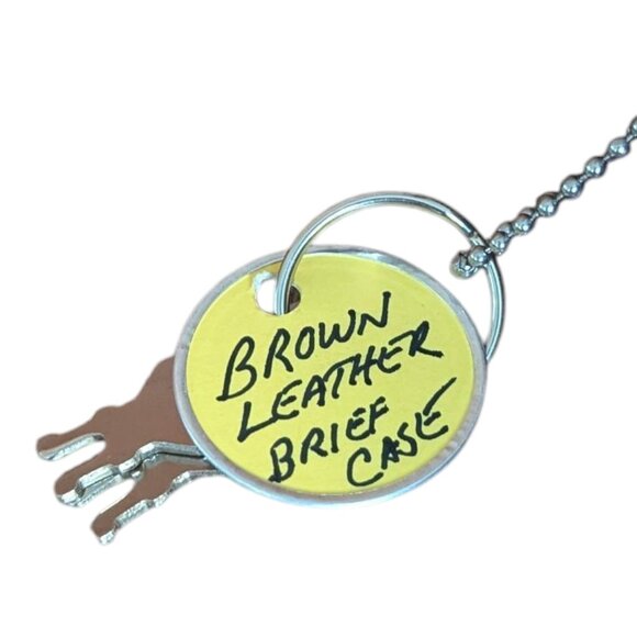 Vintage 1950/1960s Faux Leather Briefcase w locking latch - 2 keys included - Picture 12 of 16